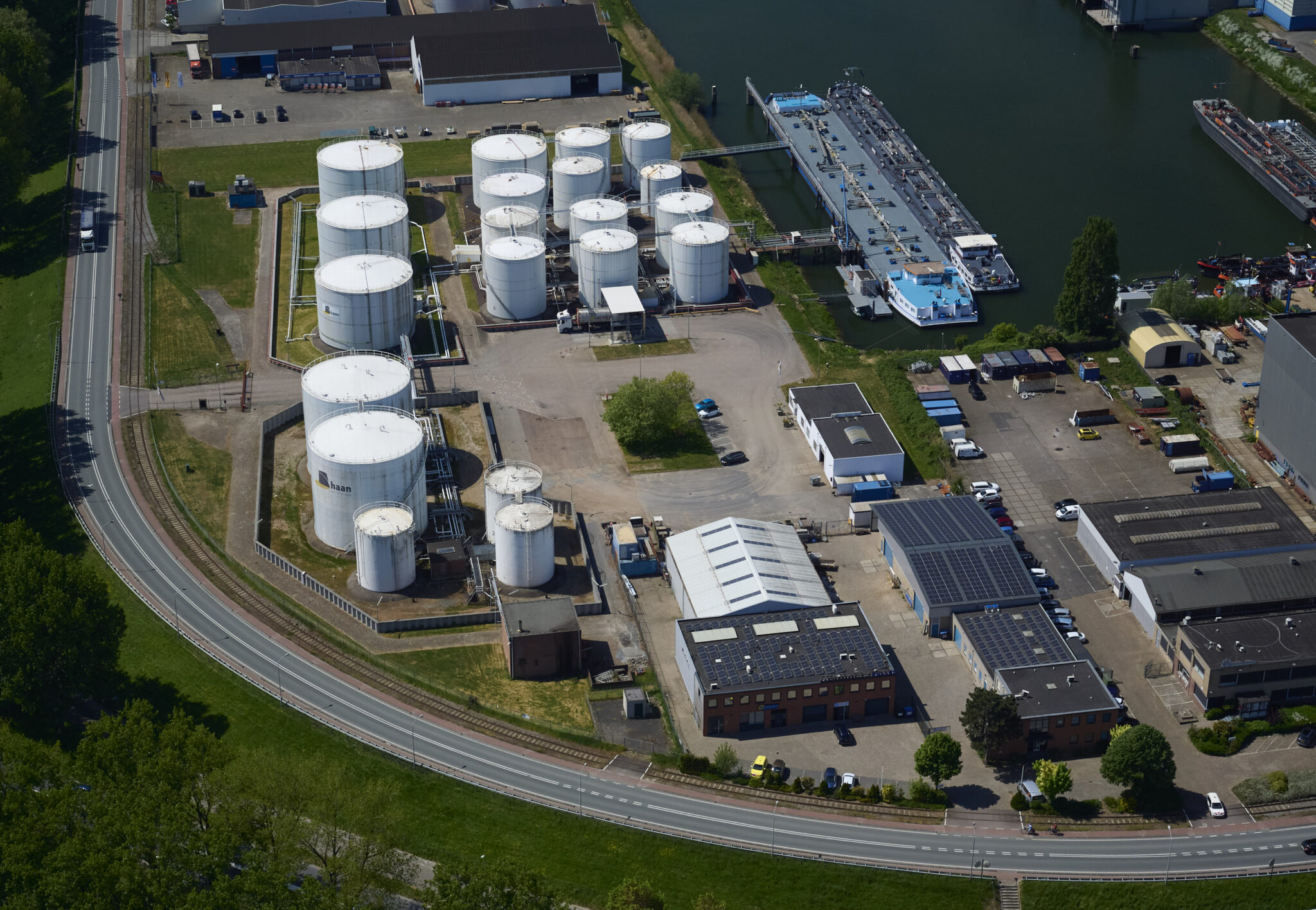 HAAN OIL STORAGE STANDIC OIL STORAGE Standic b.v.